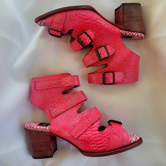 OOAK Freebird Quail, Handpainted HOT PINK Snake Heeled Leather Sandals, Woman 10 - Picture 6 of 17